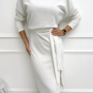 Ecru Sweterkowa Sukienka z Rozporkiem i Paskiem